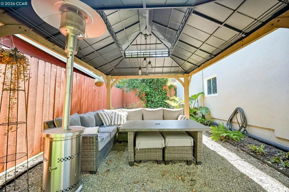 425 Bay St Crockett, CA 94525