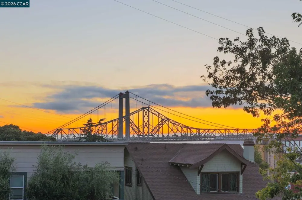 425 Bay St Crockett, CA 94525