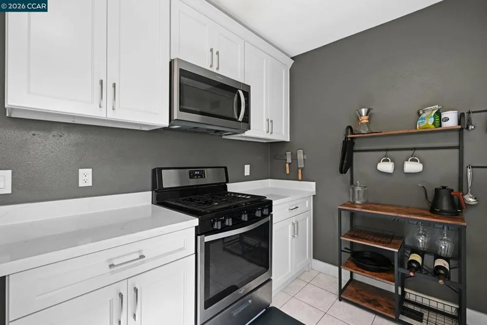 425 Bay St Crockett, CA 94525
