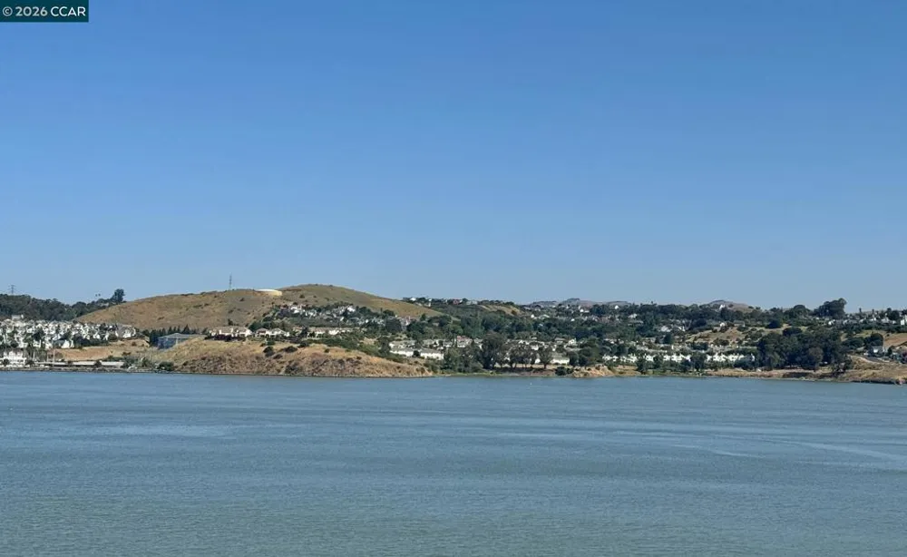 425 Bay St Crockett, CA 94525
