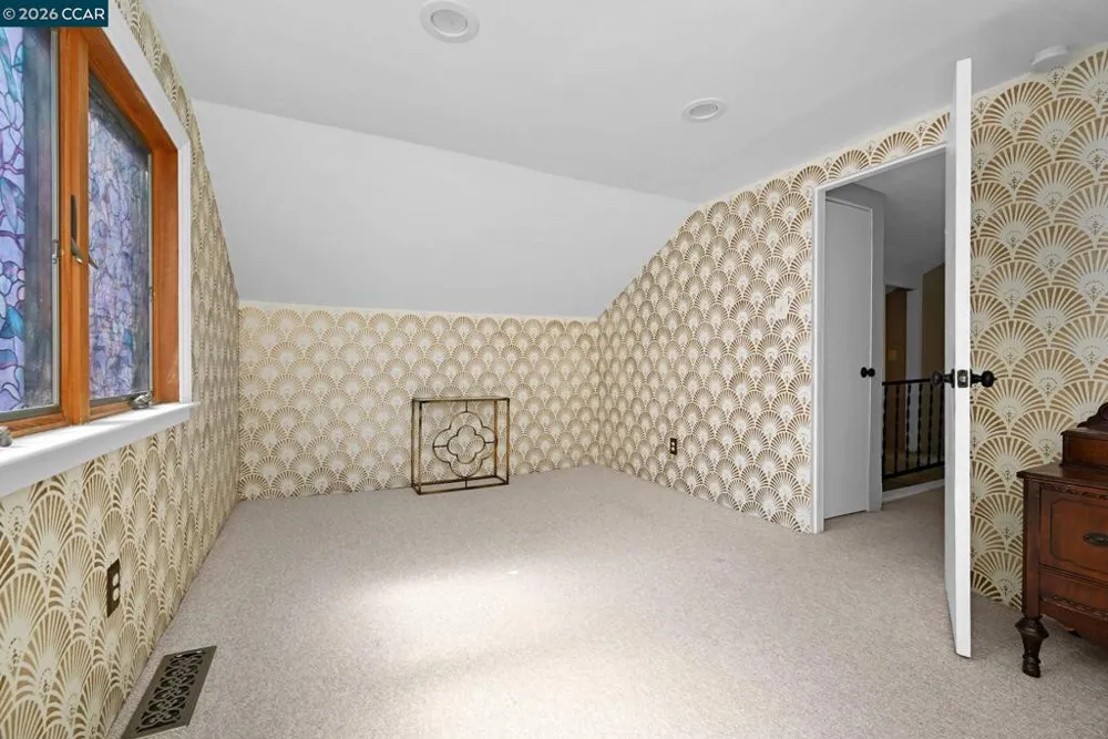 425 Bay St Crockett, CA 94525
