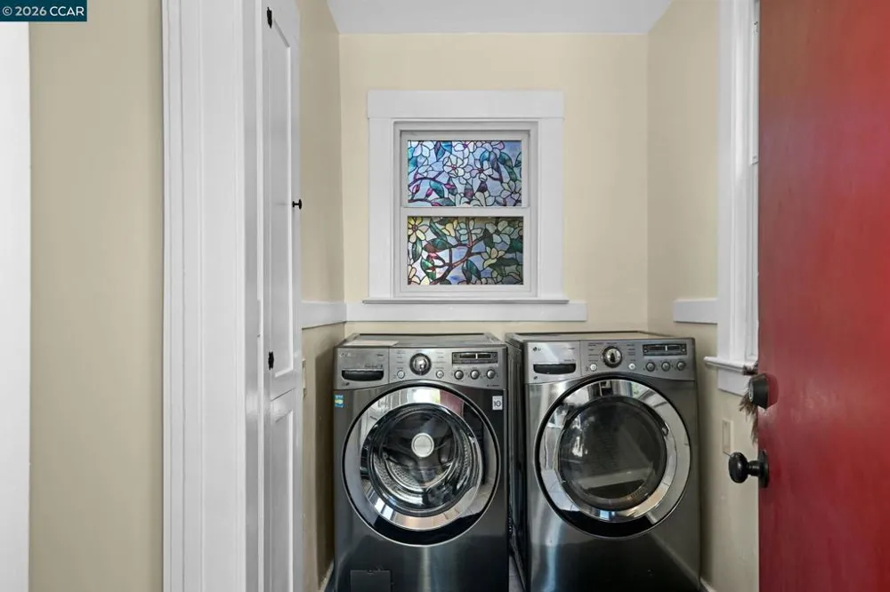 425 Bay St Crockett, CA 94525