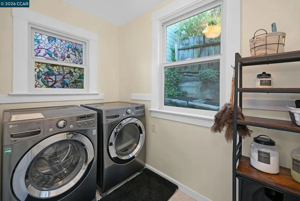425 Bay St Crockett, CA 94525