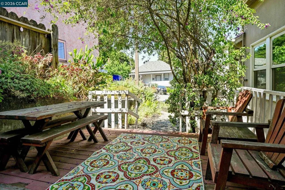 425 Bay St Crockett, CA 94525