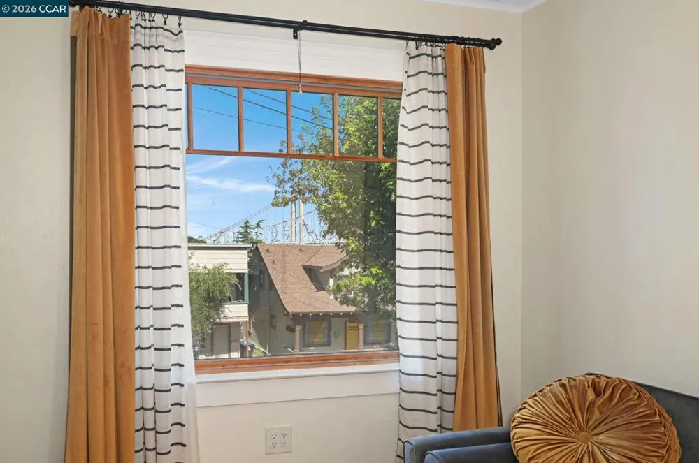 425 Bay St Crockett, CA 94525