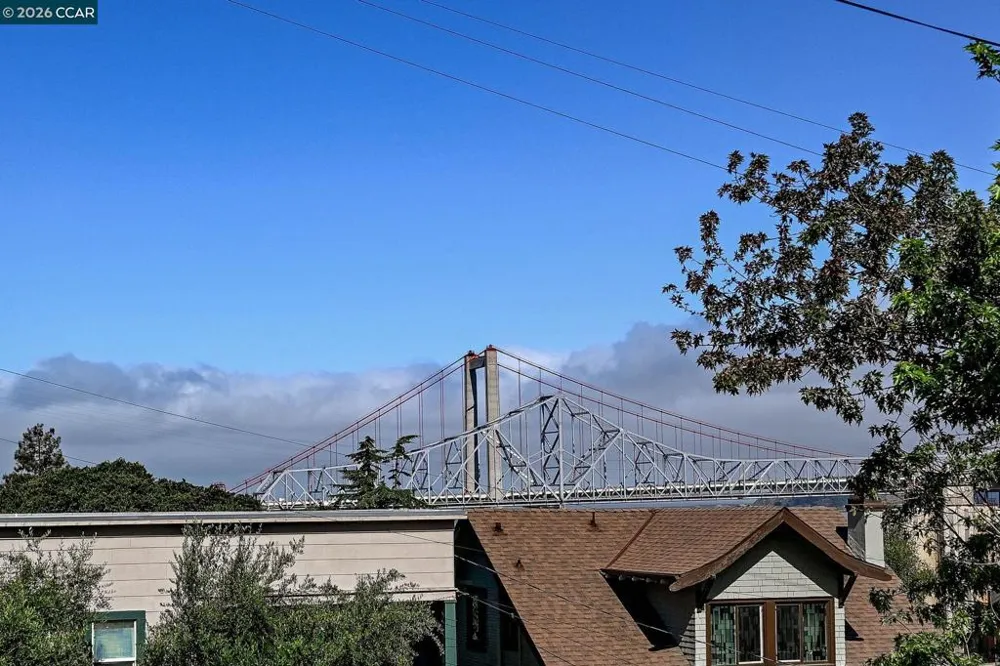 425 Bay St Crockett, CA 94525