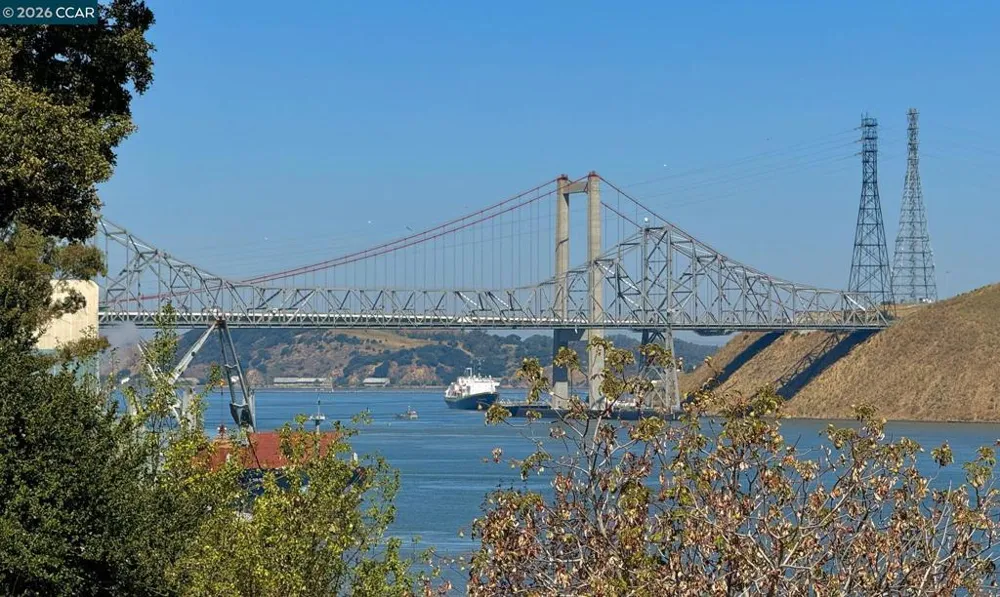 425 Bay St Crockett, CA 94525