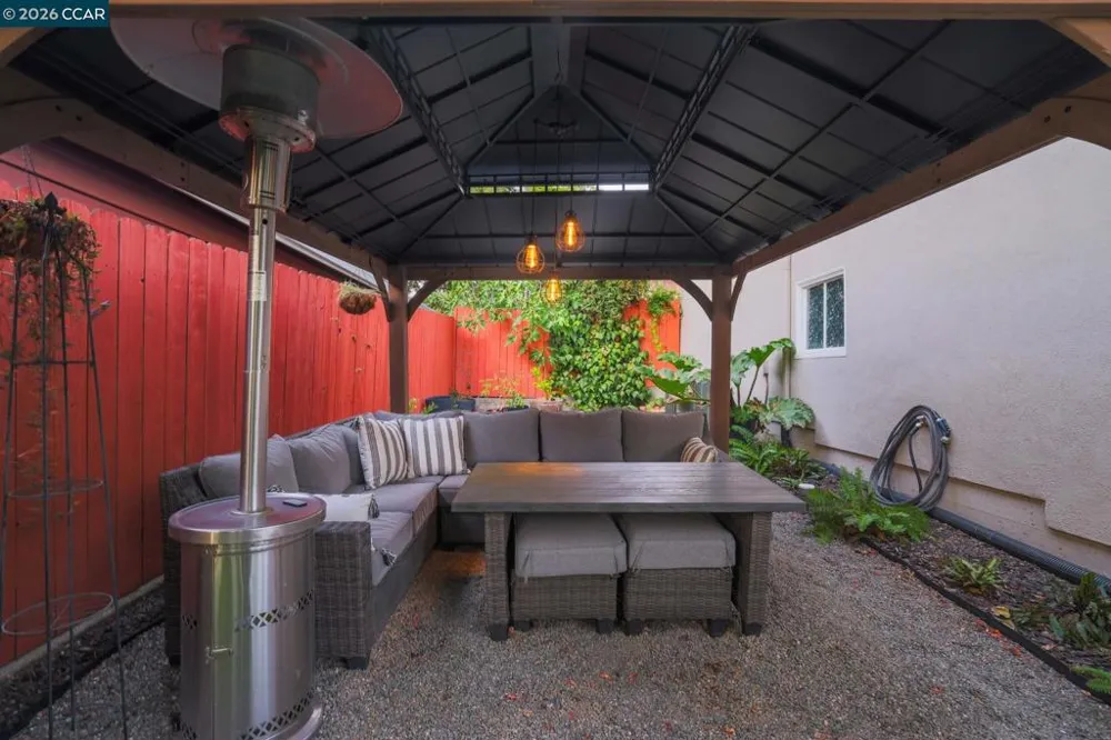 425 Bay St Crockett, CA 94525