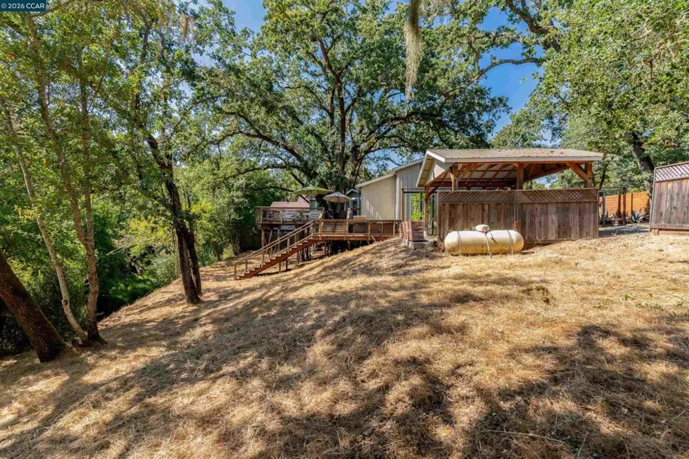 2531 Warm Springs Rd Glen Ellen, CA 95442
