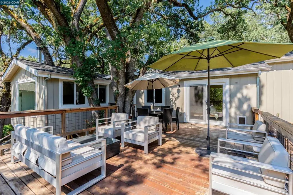2531 Warm Springs Rd Glen Ellen, CA 95442