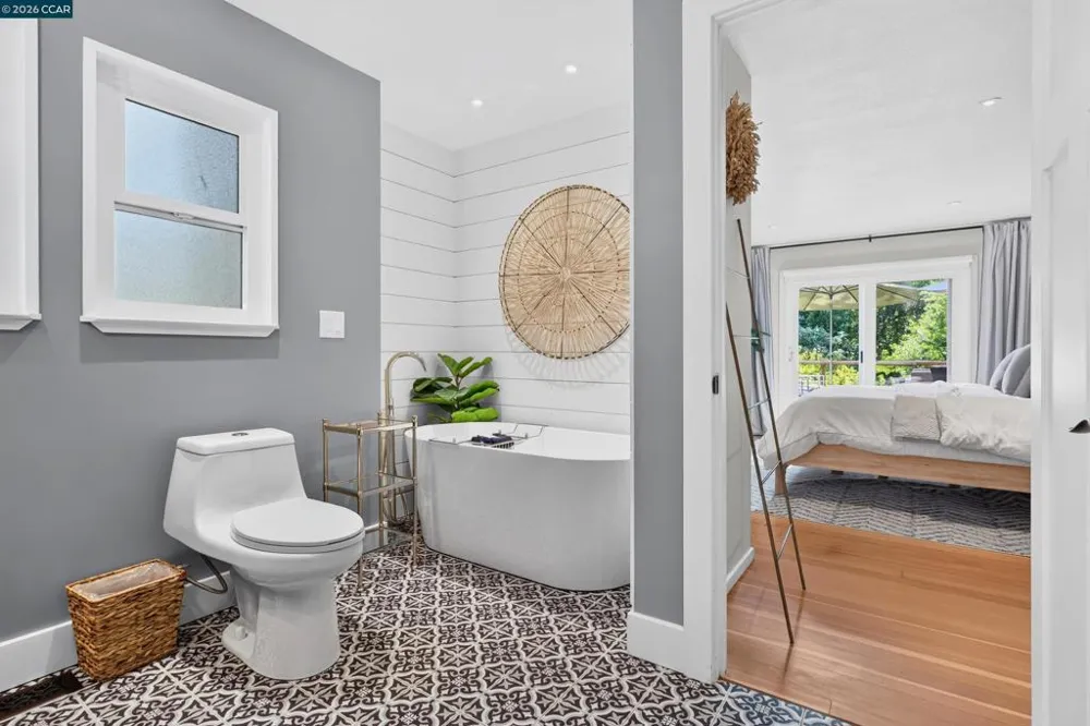 2531 Warm Springs Rd Glen Ellen, CA 95442
