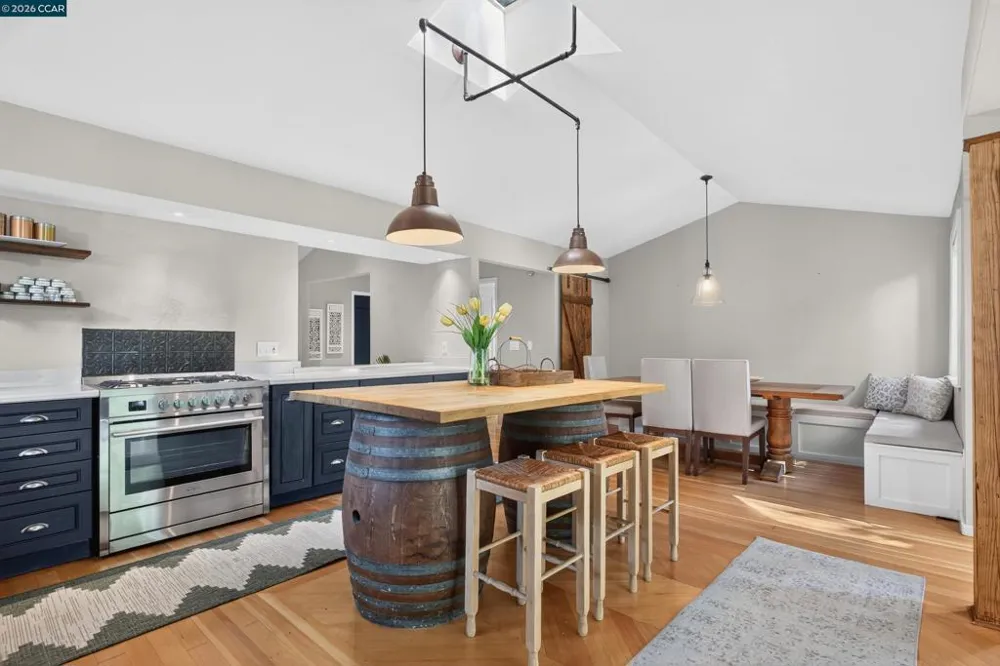 2531 Warm Springs Rd Glen Ellen, CA 95442