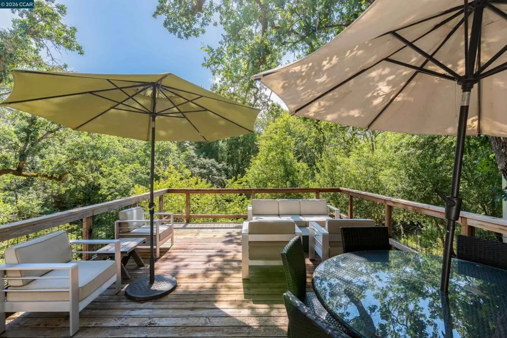 2531 Warm Springs Rd Glen Ellen, CA 95442