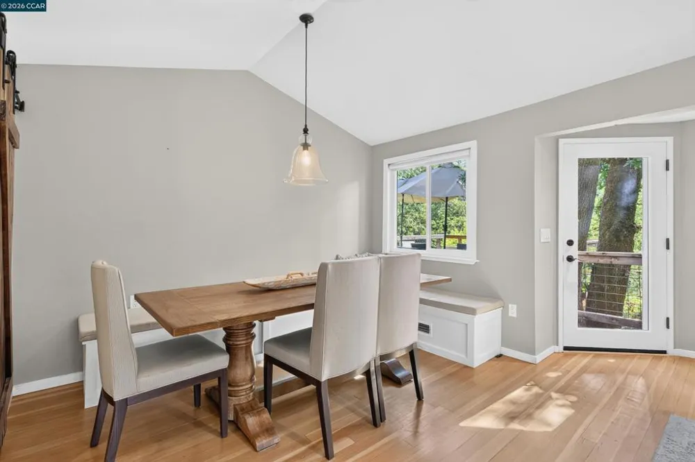 2531 Warm Springs Rd Glen Ellen, CA 95442