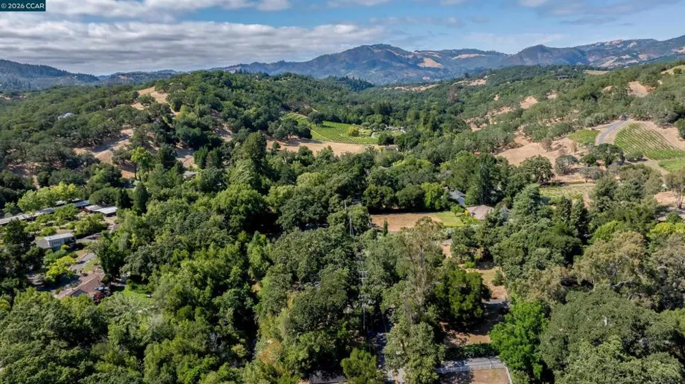 2531 Warm Springs Rd Glen Ellen, CA 95442
