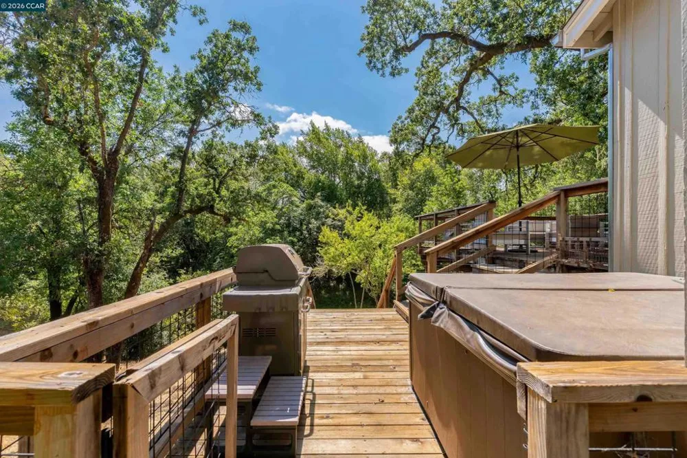 2531 Warm Springs Rd Glen Ellen, CA 95442