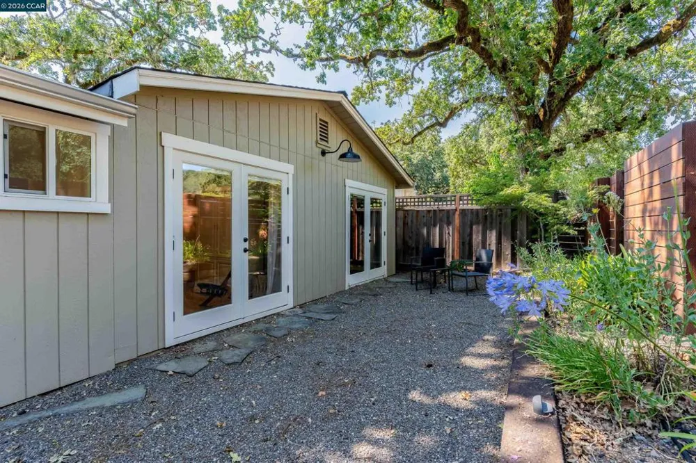 2531 Warm Springs Rd Glen Ellen, CA 95442