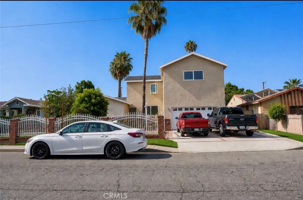 8412 Noble North Hills, CA 91343