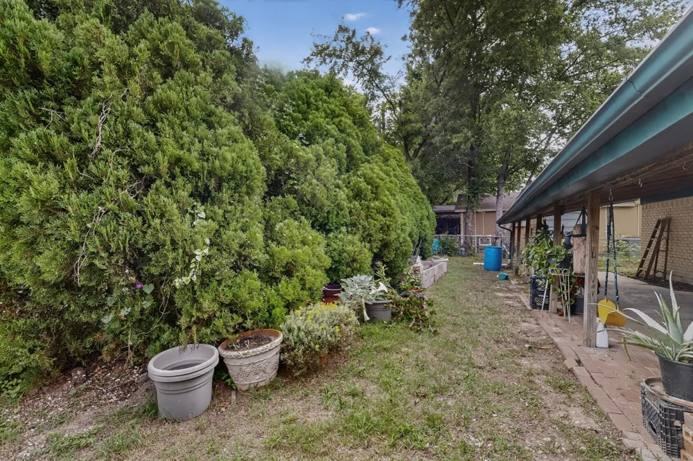 12207 Queen Drive Balch Springs, TX 75180