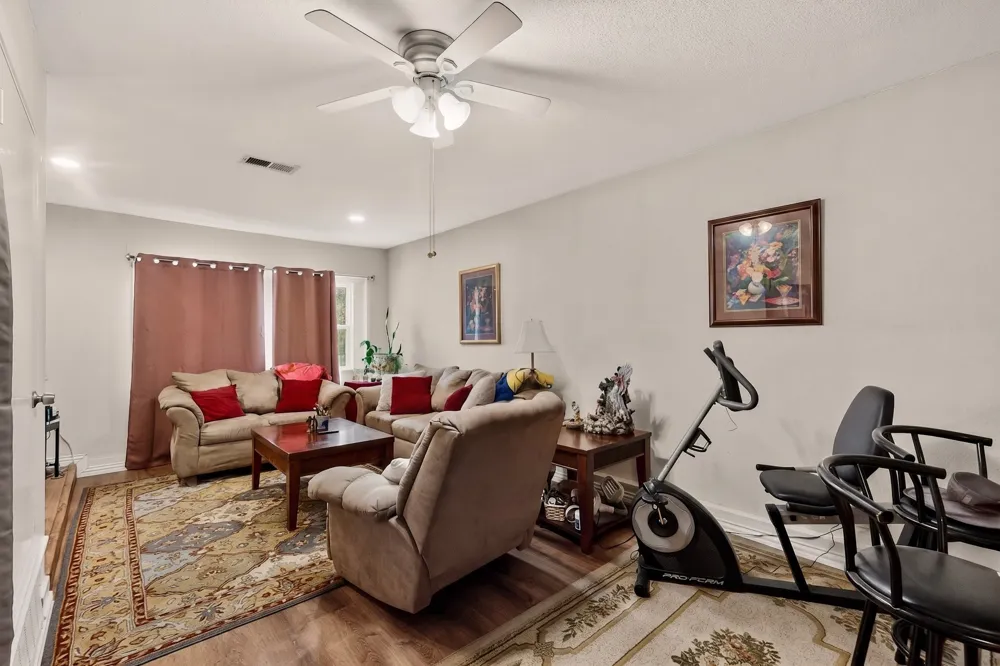 12207 Queen Drive Balch Springs, TX 75180