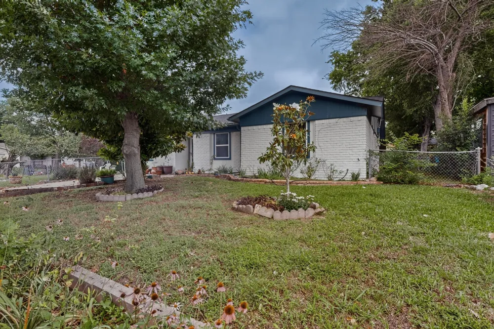 12207 Queen Drive Balch Springs, TX 75180
