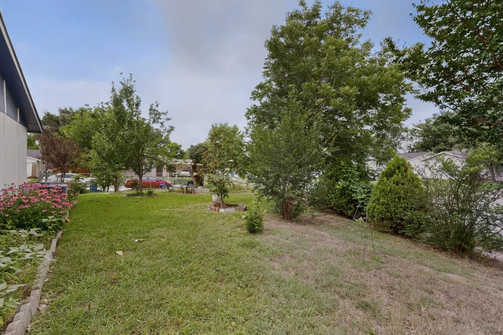12207 Queen Drive Balch Springs, TX 75180