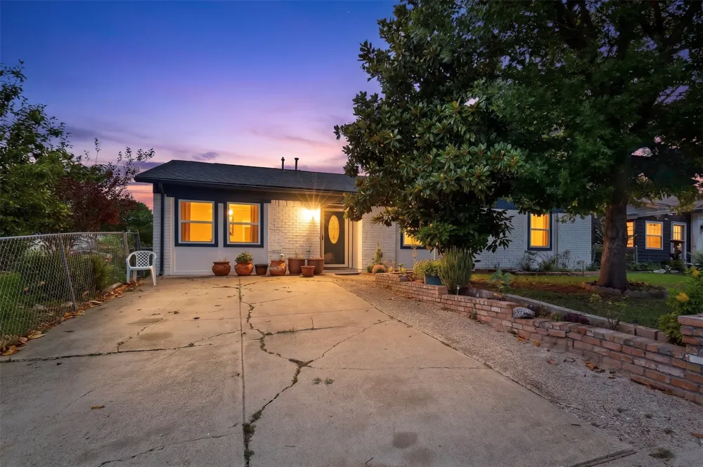 12207 Queen Drive Balch Springs, TX 75180