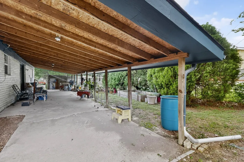 12207 Queen Drive Balch Springs, TX 75180