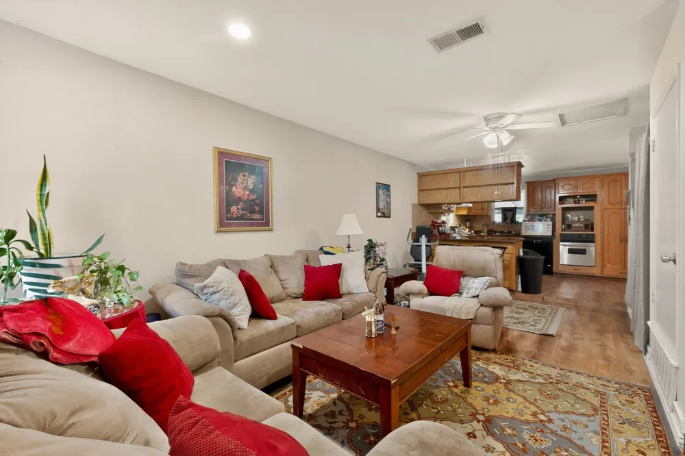 12207 Queen Drive Balch Springs, TX 75180
