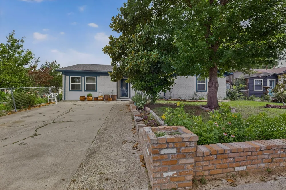 12207 Queen Drive Balch Springs, TX 75180