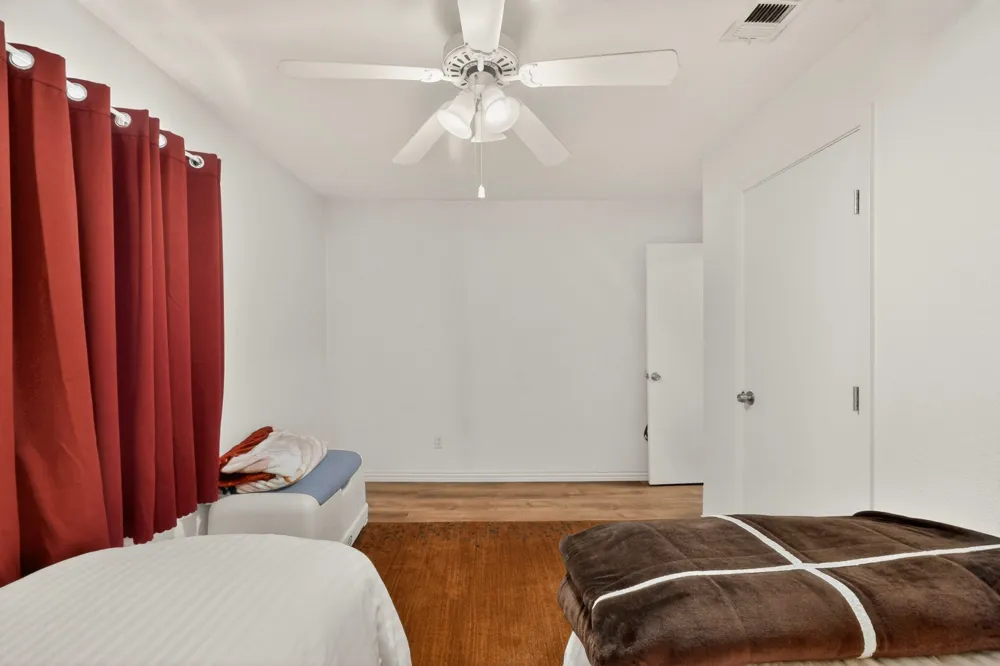 12207 Queen Drive Balch Springs, TX 75180