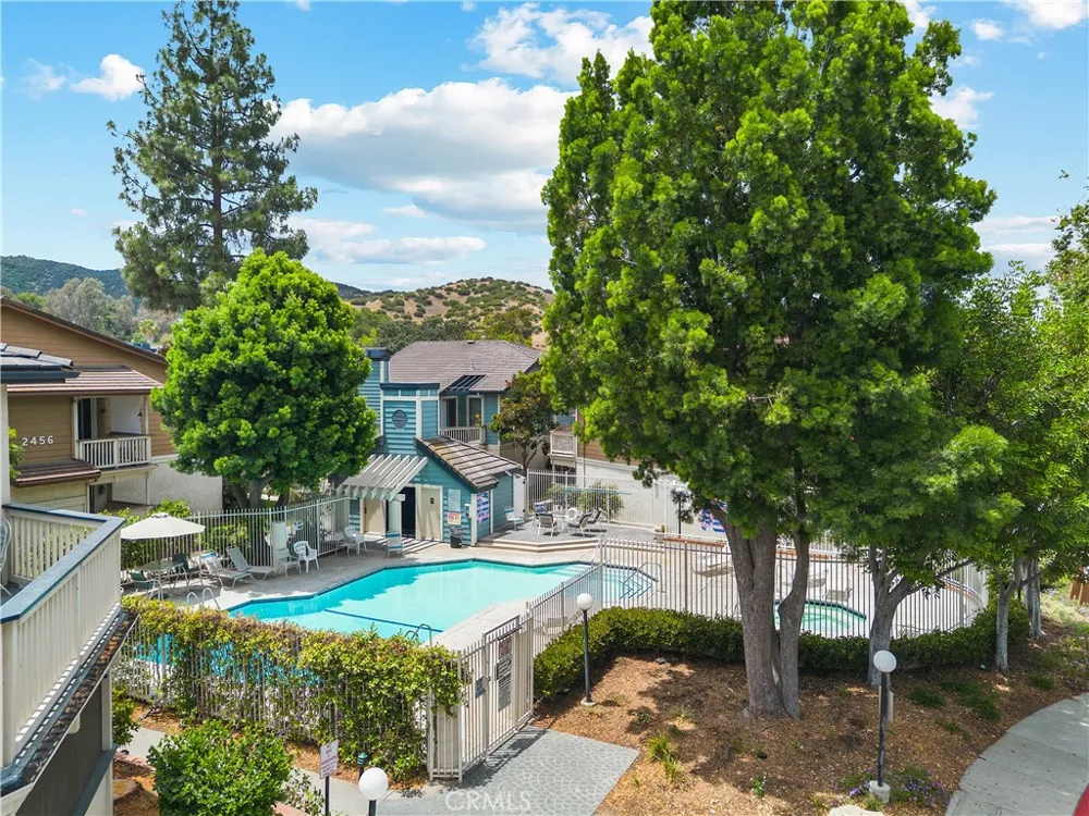 2396 Pleasant Way #I Thousand Oaks, CA 91362
