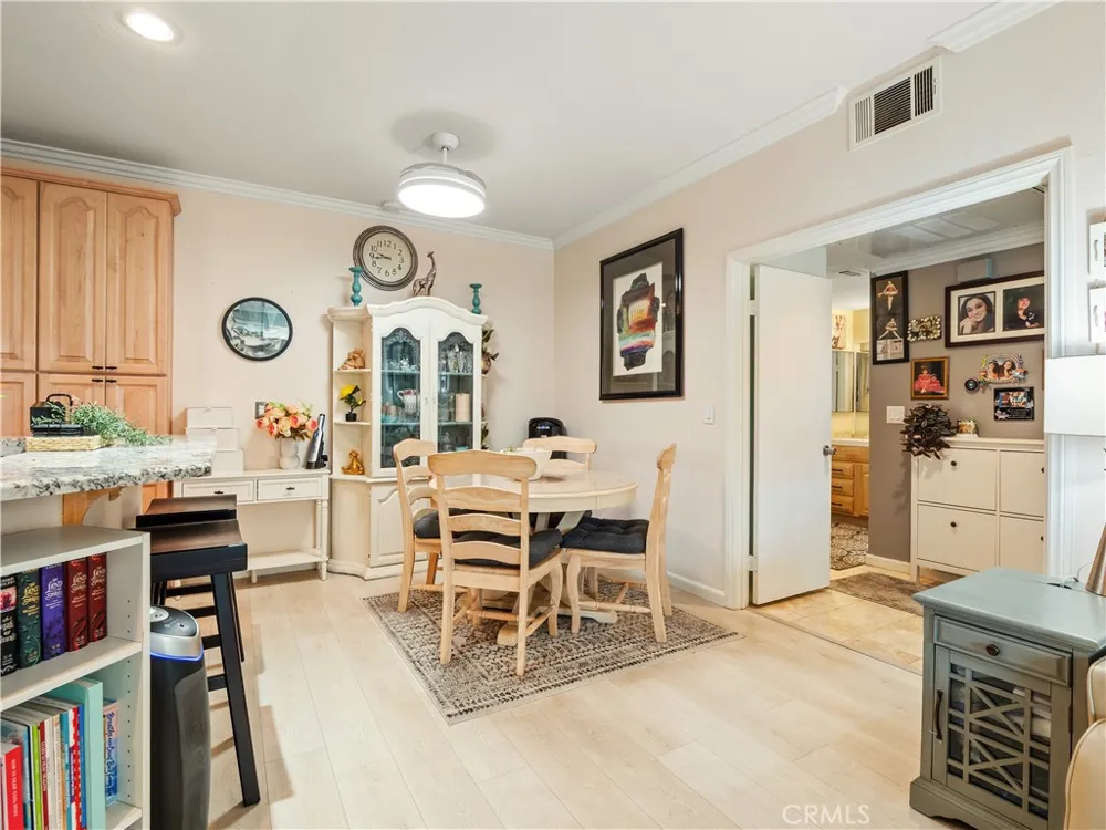 2396 Pleasant Way #I Thousand Oaks, CA 91362