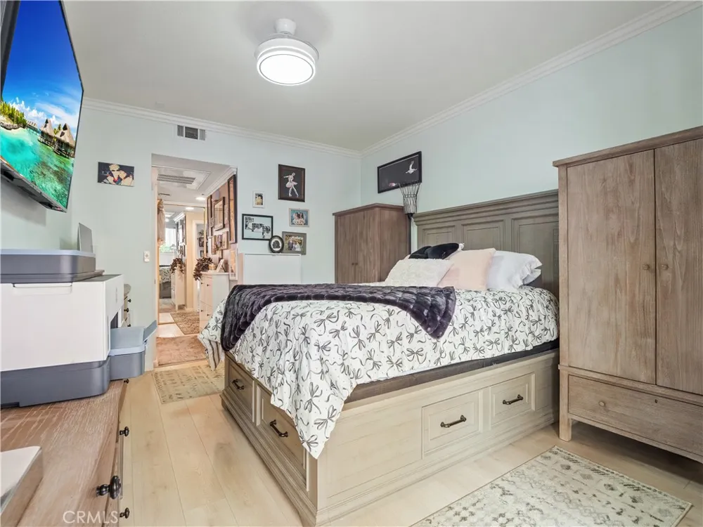 2396 Pleasant Way #I Thousand Oaks, CA 91362