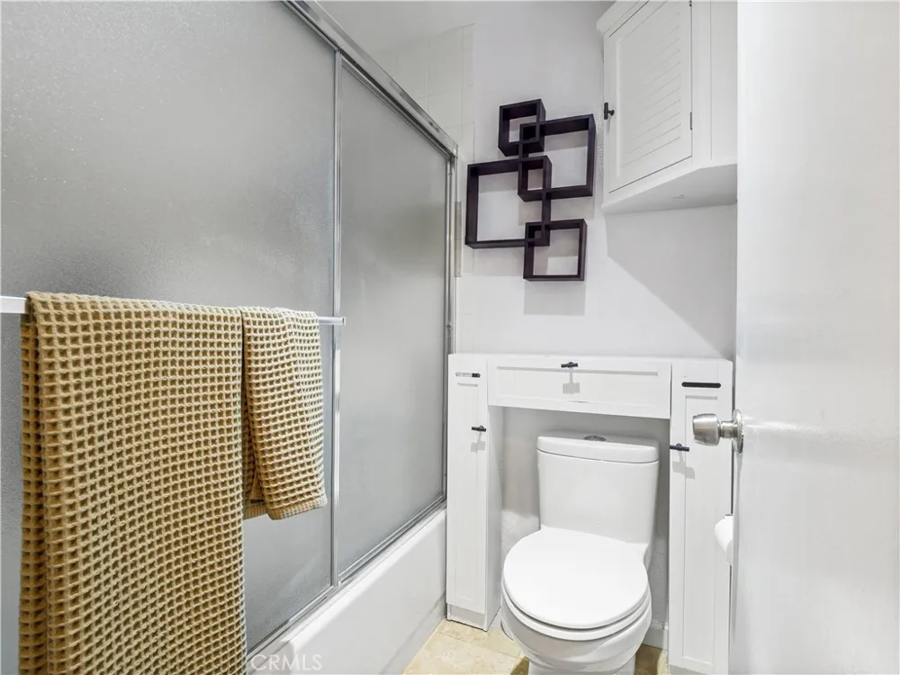 2396 Pleasant Way #I Thousand Oaks, CA 91362