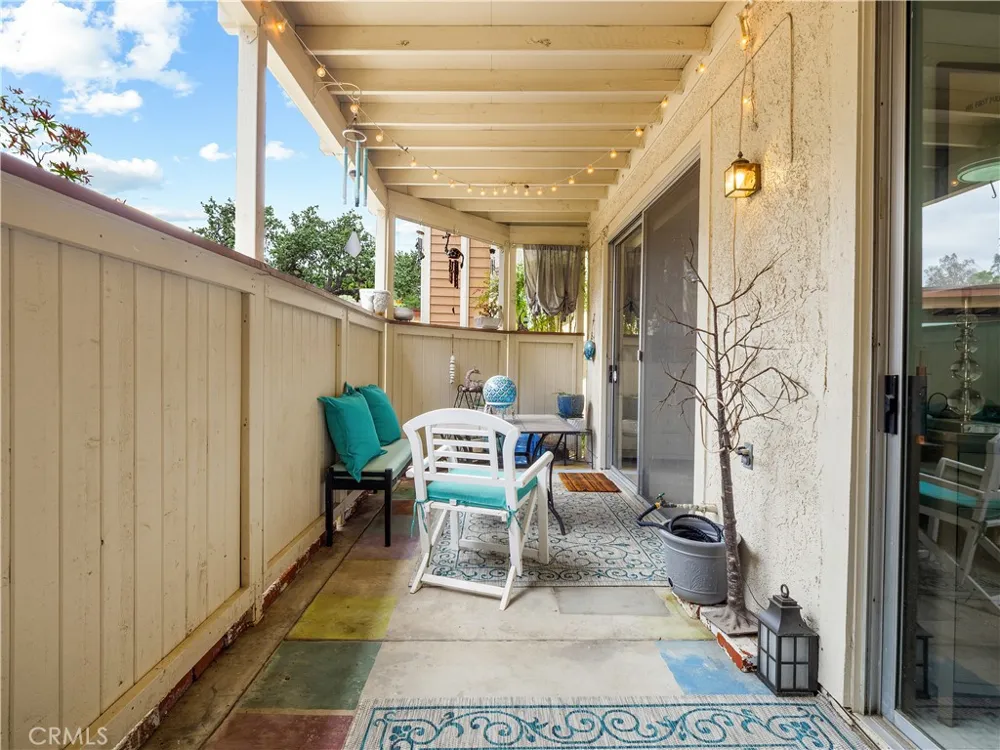 2396 Pleasant Way #I Thousand Oaks, CA 91362