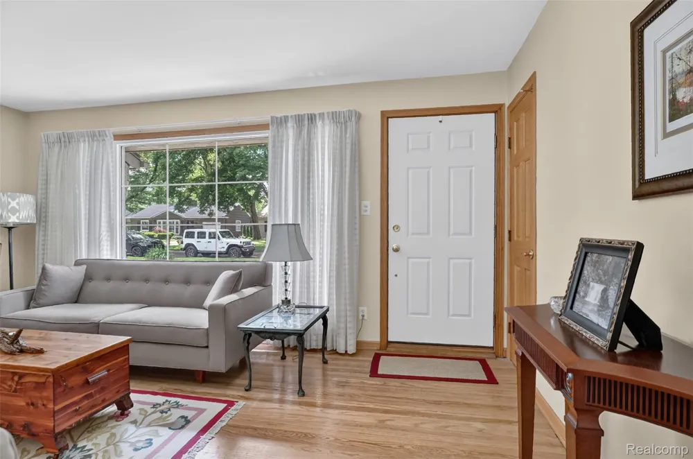 15690 Birwood Avenue Beverly Hills Village, MI 48025