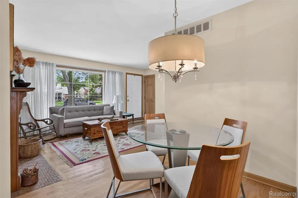 15690 Birwood Avenue Beverly Hills Village, MI 48025