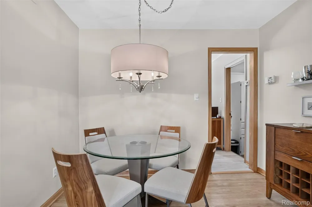 15690 Birwood Avenue Beverly Hills Village, MI 48025