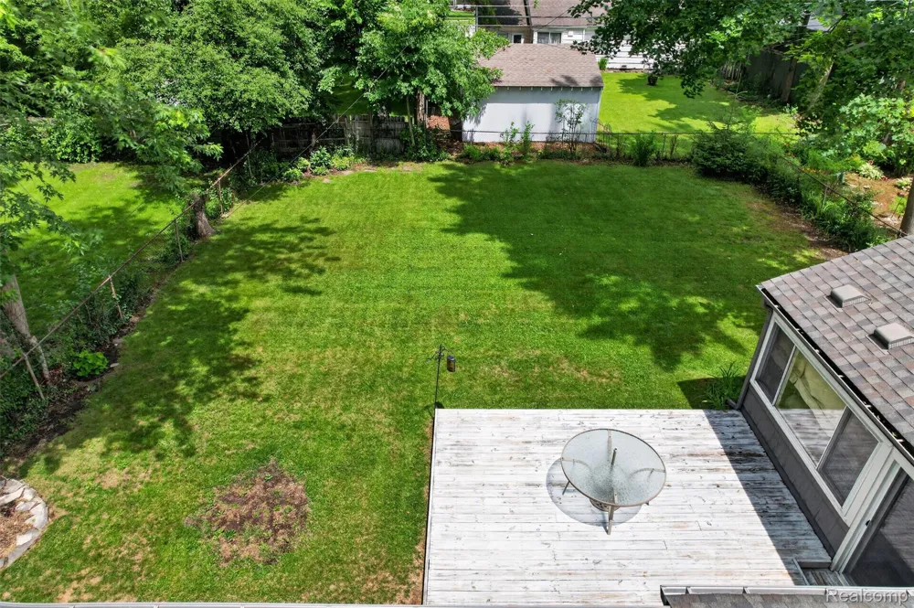 15690 Birwood Avenue Beverly Hills Village, MI 48025