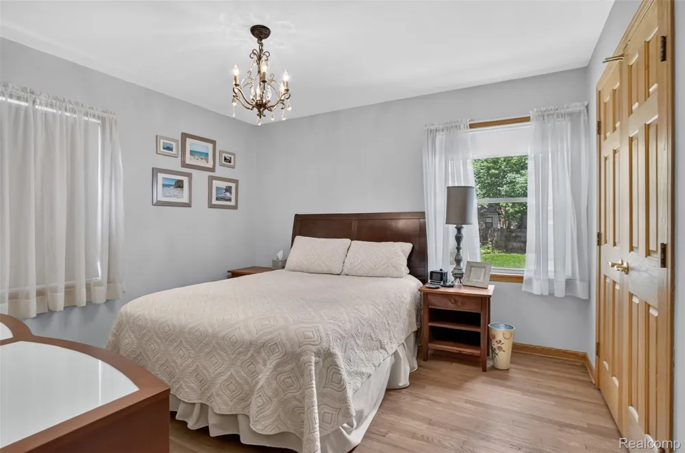 15690 Birwood Avenue Beverly Hills Village, MI 48025