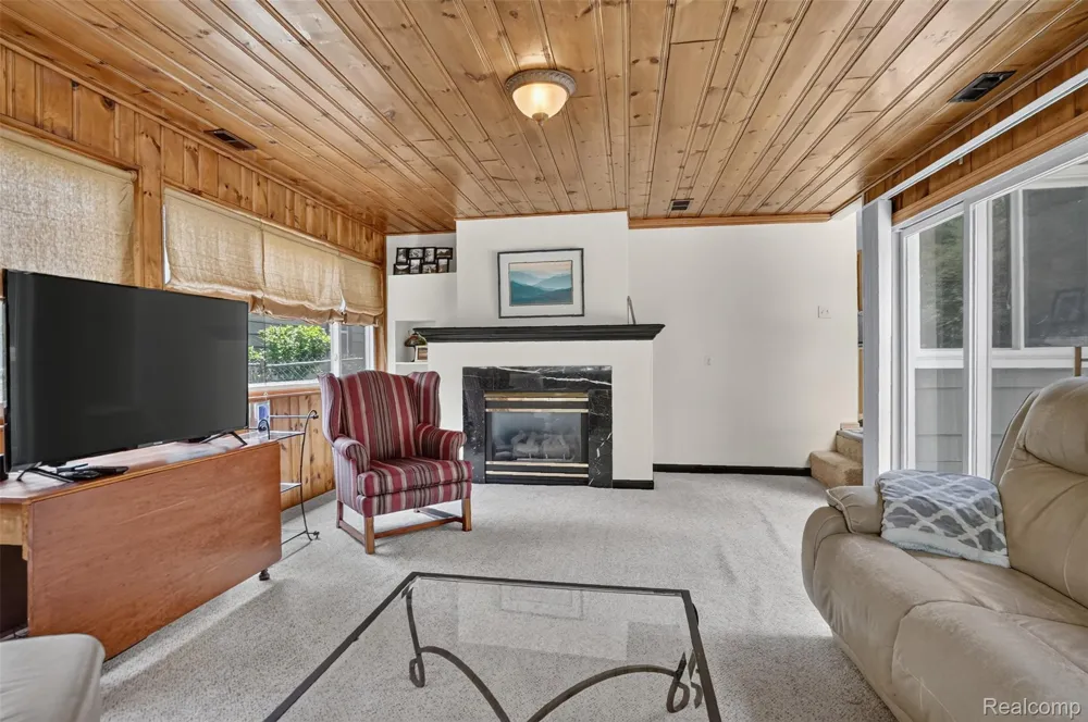 15690 Birwood Avenue Beverly Hills Village, MI 48025