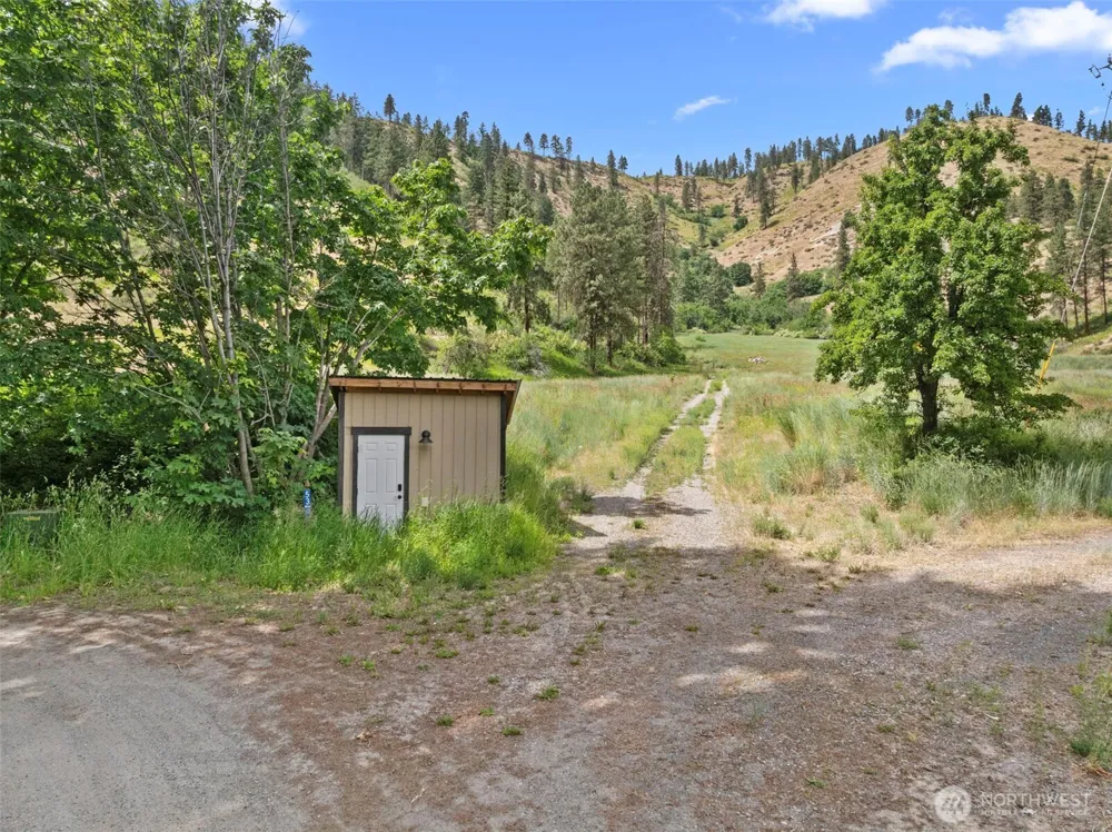 82 67 Karl Downs Lane Cashmere, WA 98815