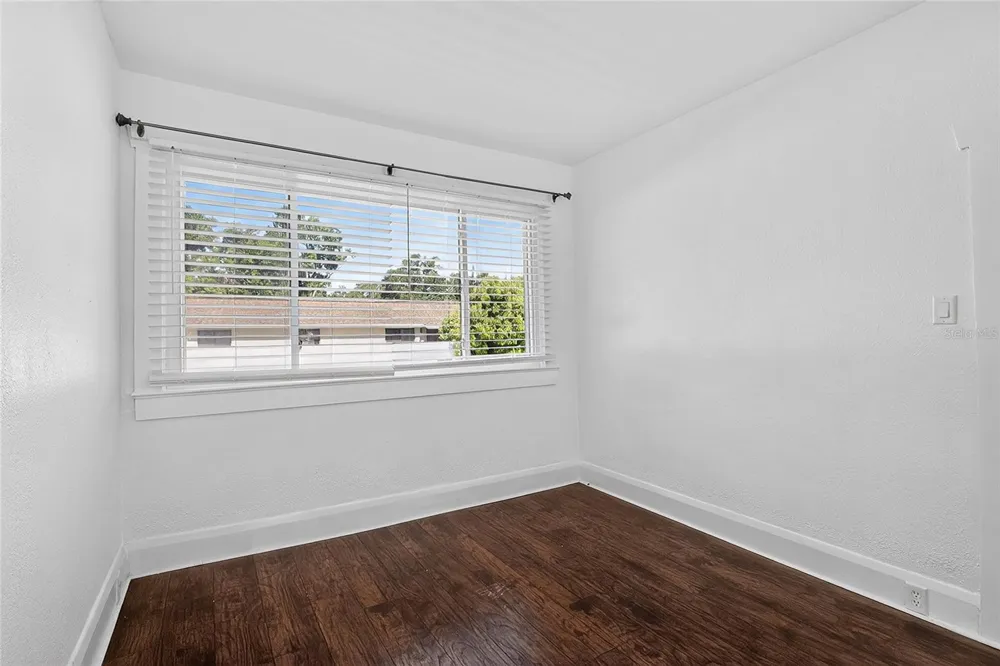 212 W GENESEE STREET Tampa, FL 33603