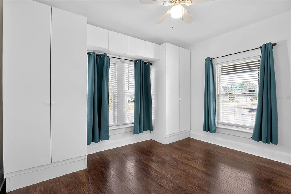 212 W GENESEE STREET Tampa, FL 33603