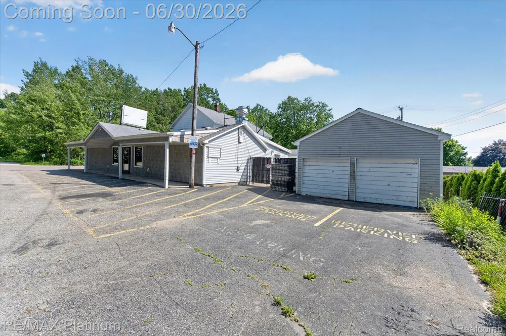 1462 S HUGHES ROAD Genoa Township, MI 48843