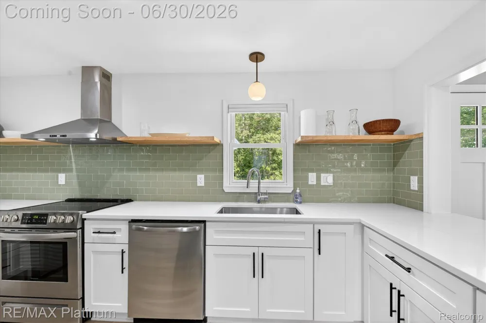 1462 S HUGHES ROAD Genoa Township, MI 48843