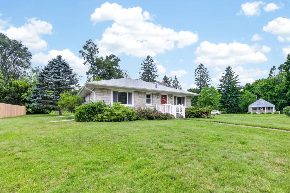 75 Hillside Drive Pennfield Charter Township, MI 49017