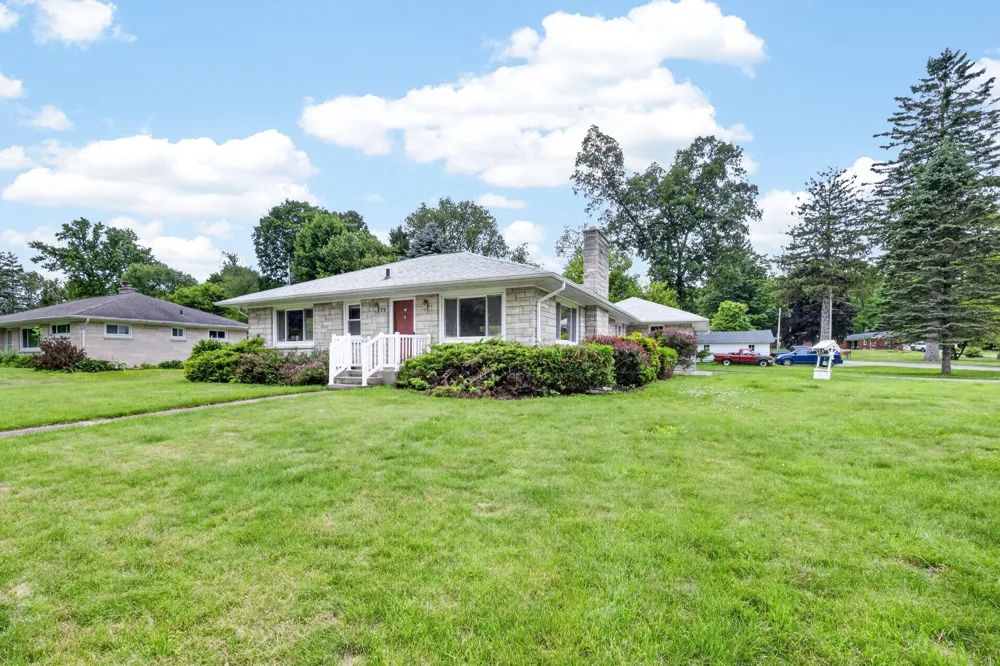 75 Hillside Drive Pennfield Charter Township, MI 49017