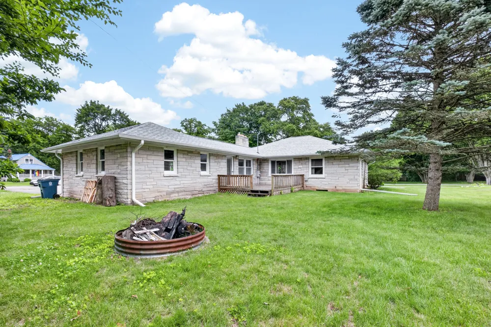75 Hillside Drive Pennfield Charter Township, MI 49017